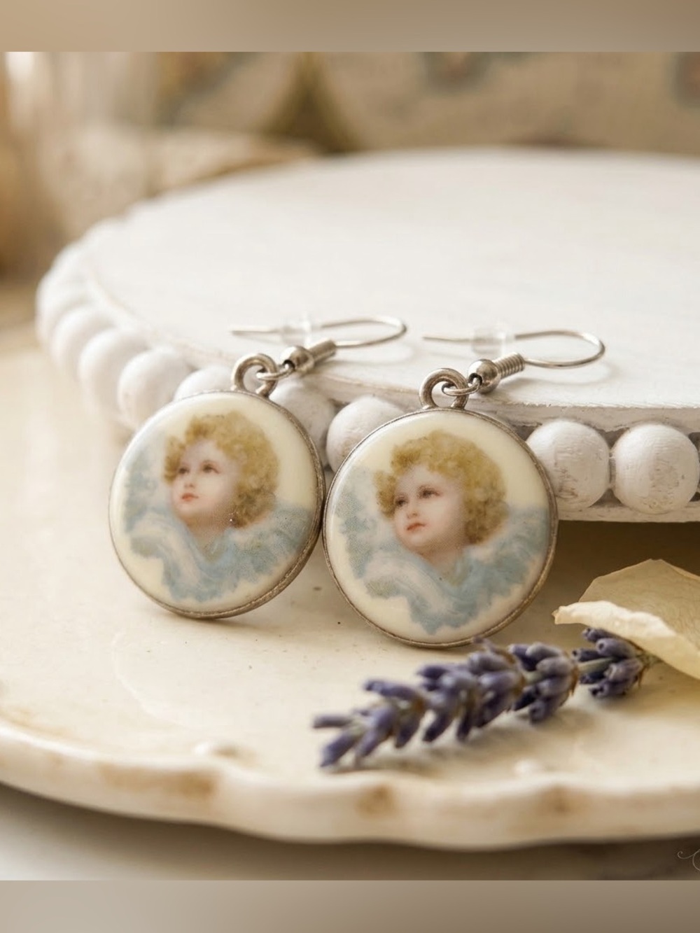 2/$30🌵 Cupid Angel Cherub Earrings Gold Small Circle Dangle Rococo Dreamy NEW